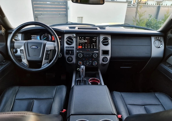 Ford Expedition cena 128900 przebieg: 186000, rok produkcji 2017 z Warszawa małe 667